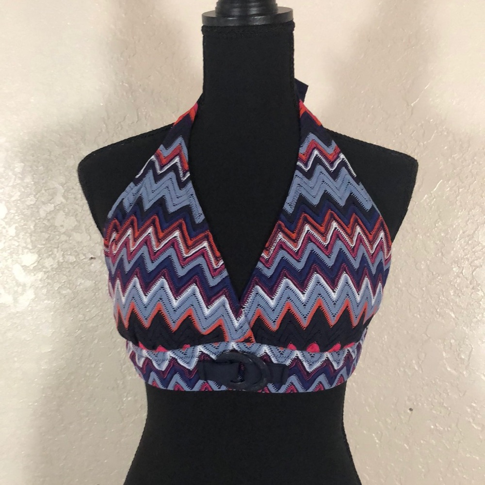 719  Perry Ellis multicolor Chevron swim top. SzL
